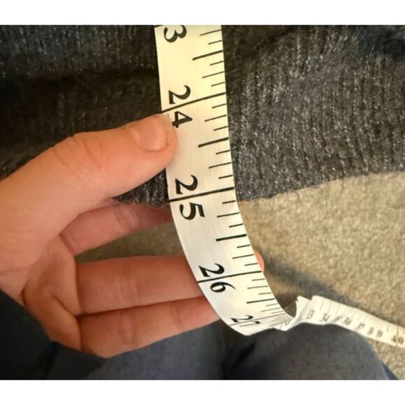 CeCe heart motif gray XL Sweater: Luxurious, Ultra-Soft, Chic Oversized Knit - Picture 4 of 7